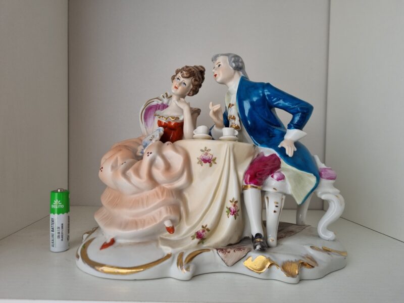 Hrabia i&nbsp;hrabina przy porannej kawie | duża figura porcelanowa | figura.007 - zdjęcie 2