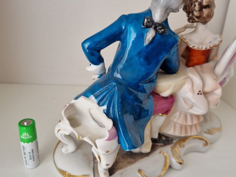 Hrabia i&nbsp;hrabina przy porannej kawie | duża figura porcelanowa | figura.007 - zdjęcie 3