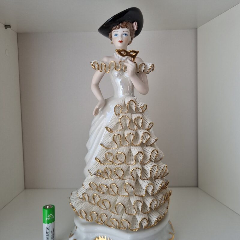 Hrabina na&nbsp;balu maskowym | duża figura porcelanowa | figura.012