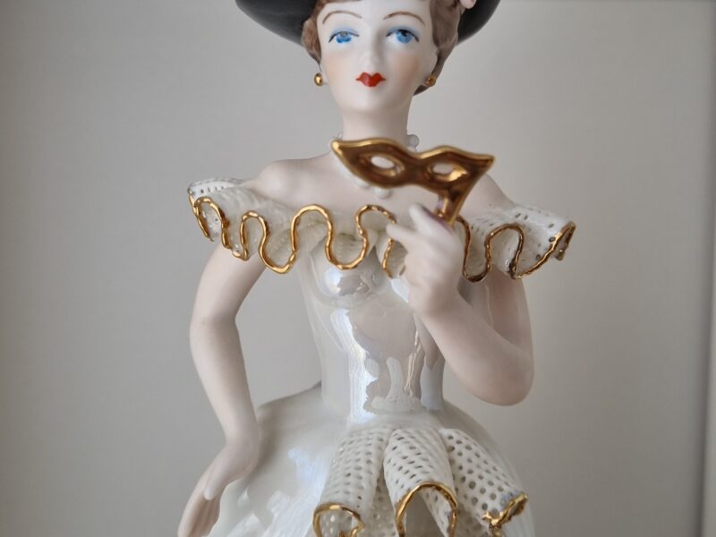 Hrabina na&nbsp;balu maskowym | duża figura porcelanowa | figura.012 - zdjęcie 1