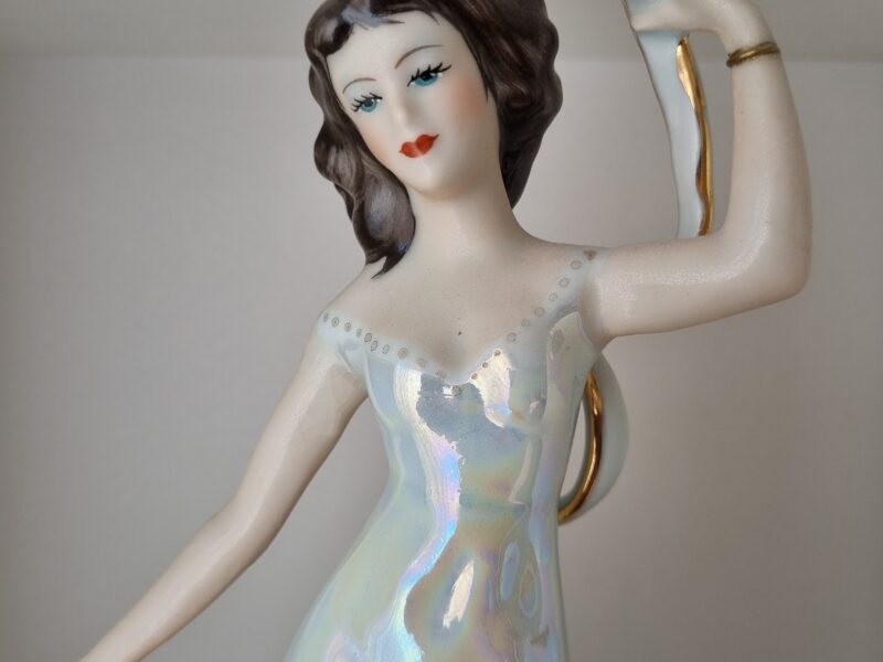 Roztańczona panienka w&nbsp;pięknej sukni | duża figura porcelanowa | figura.013 - zdjęcie 1