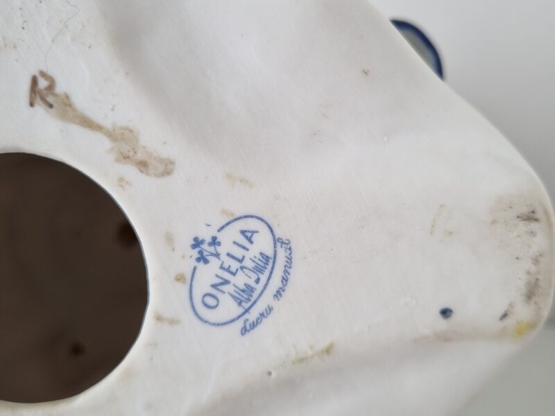 Elegancka dama z&nbsp;bukietem | średnia figura porcelanowa | figura.016 - zdjęcie 2