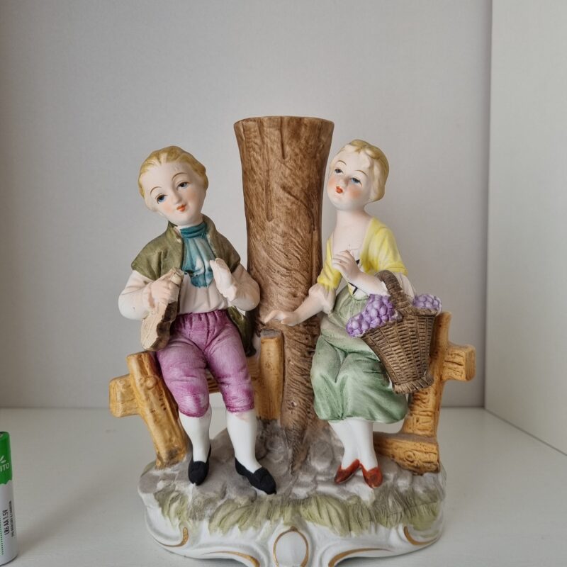 Para przy drzewie | mała figura porcelanowa | figura.019