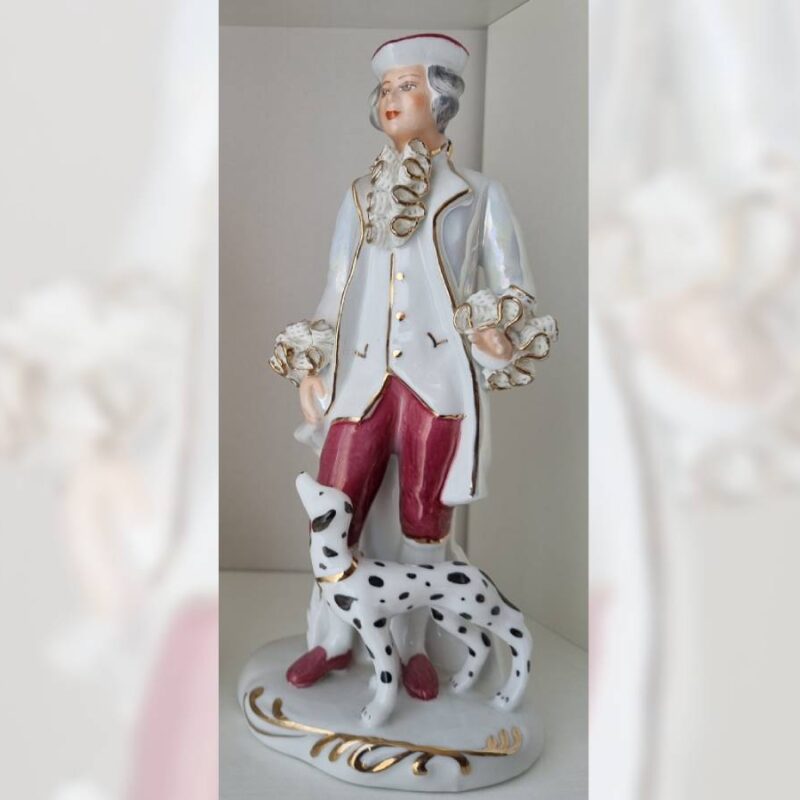 Hrabia na&nbsp;spacerze z&nbsp;psem | duża figura porcelanowa | figura.011